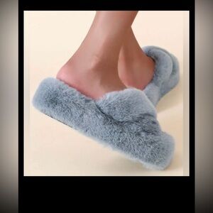 Plush Platform Indoor Outdoor Slip On Powder Blue 225mm = US size 5.5 New in Box